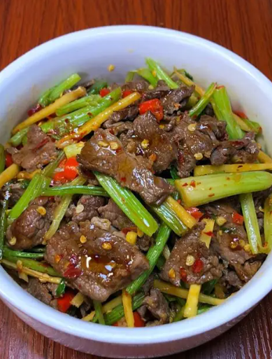 芹菜炒牛肉
